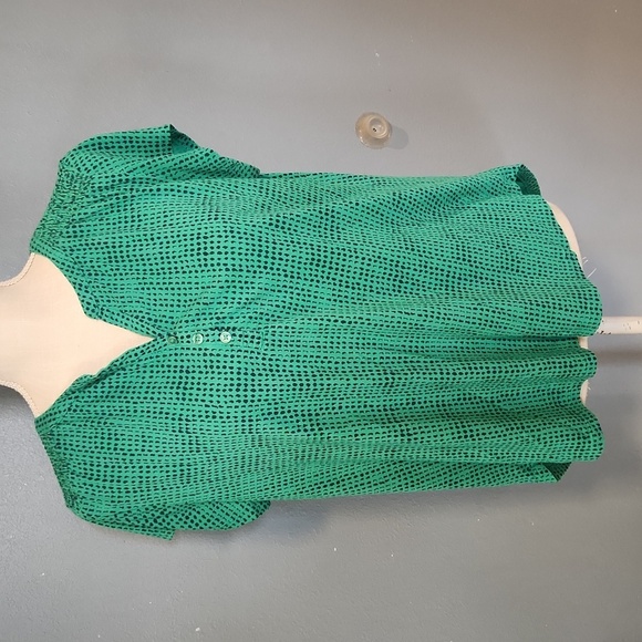 Liz Claiborne Tops - Liz Claiborne Petite Quarter Button Down Polka Dot High-low Hem Flowy Blouse Art